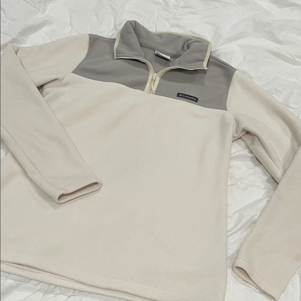 Columbia Cream and Gray Zip-Up Sweater/Pullover